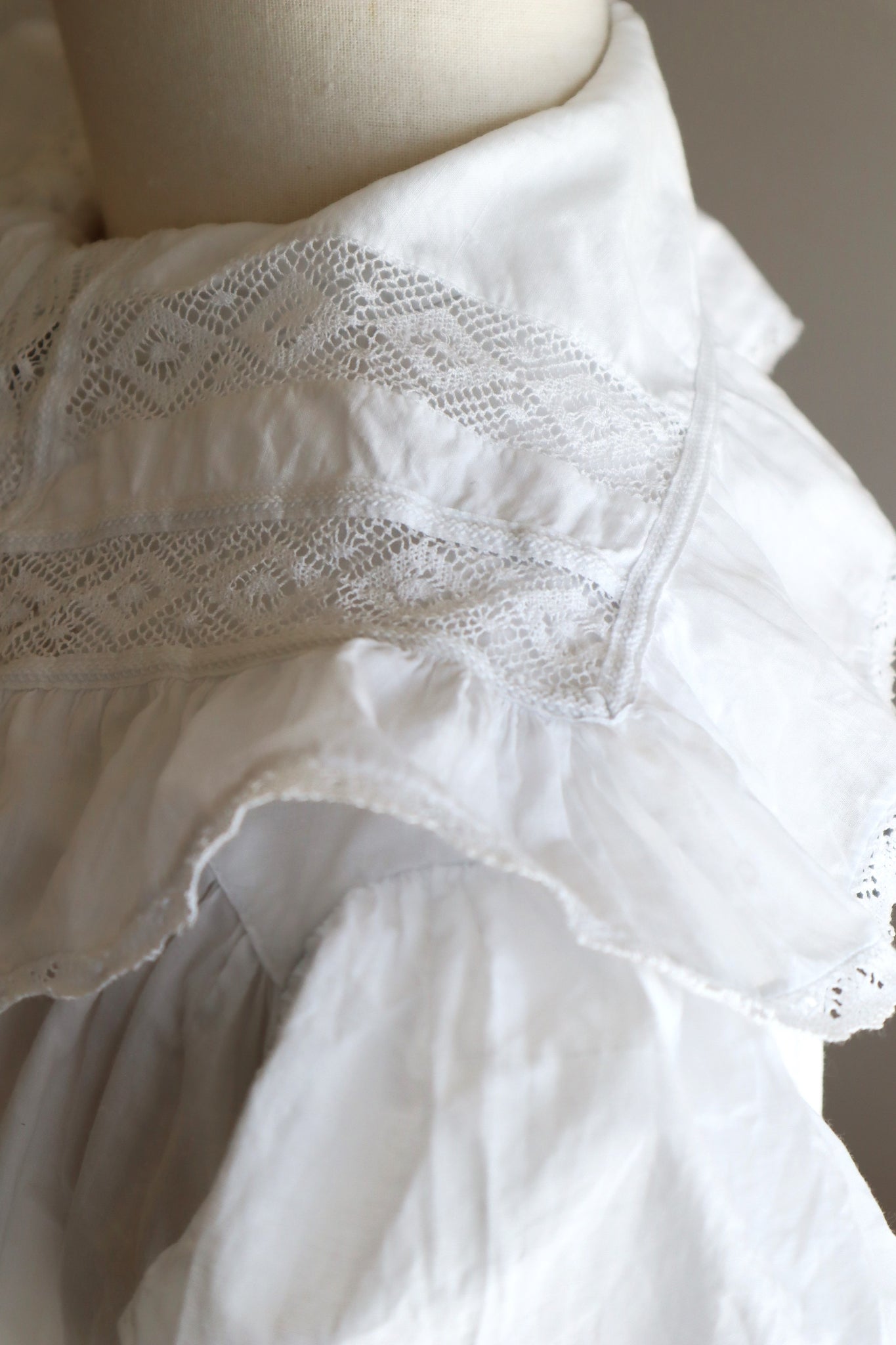 1900s Ruffled Collar Soft Cotton Dress