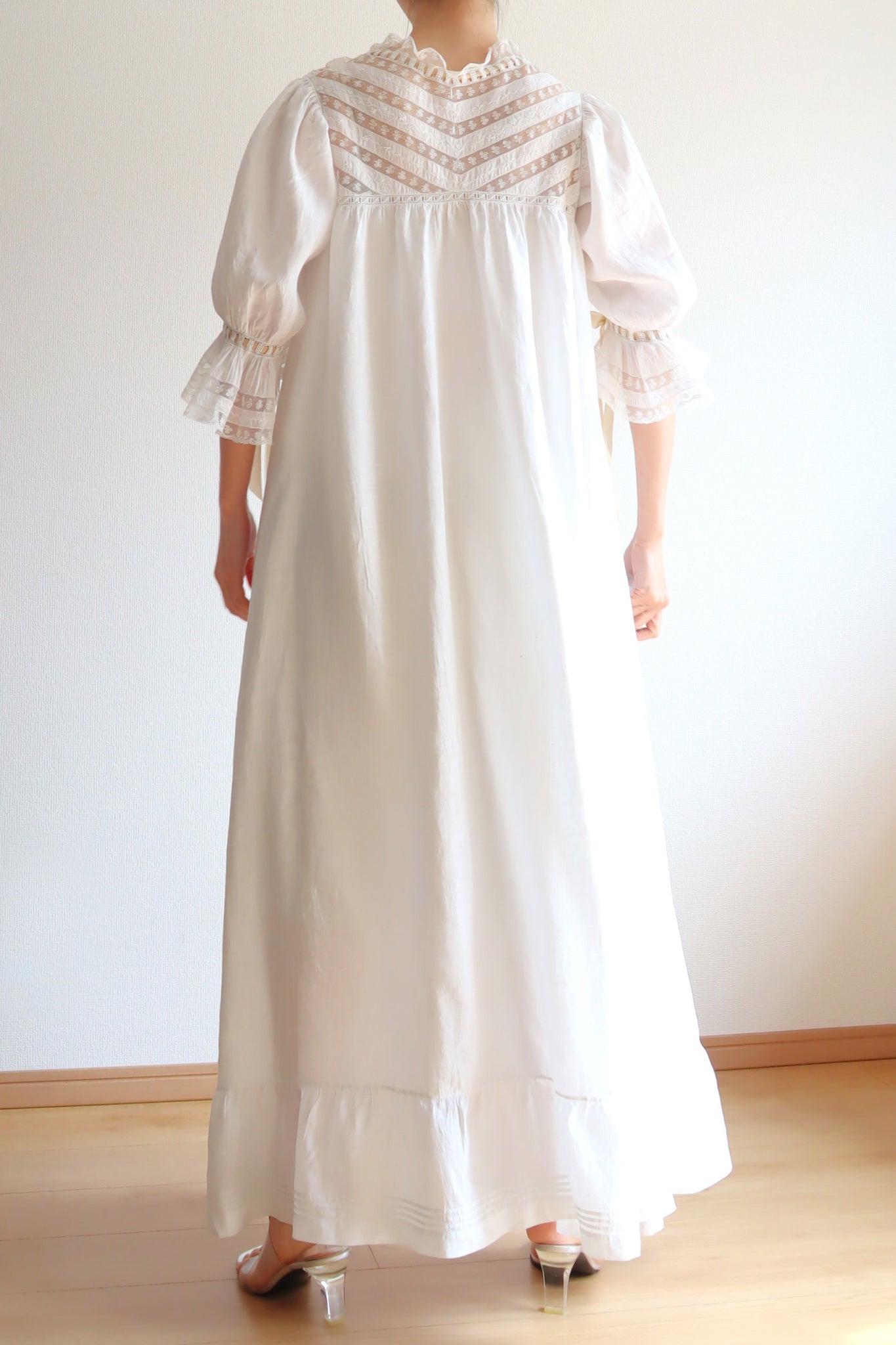 1900s Hand Embroidery Lawn Linen Dress