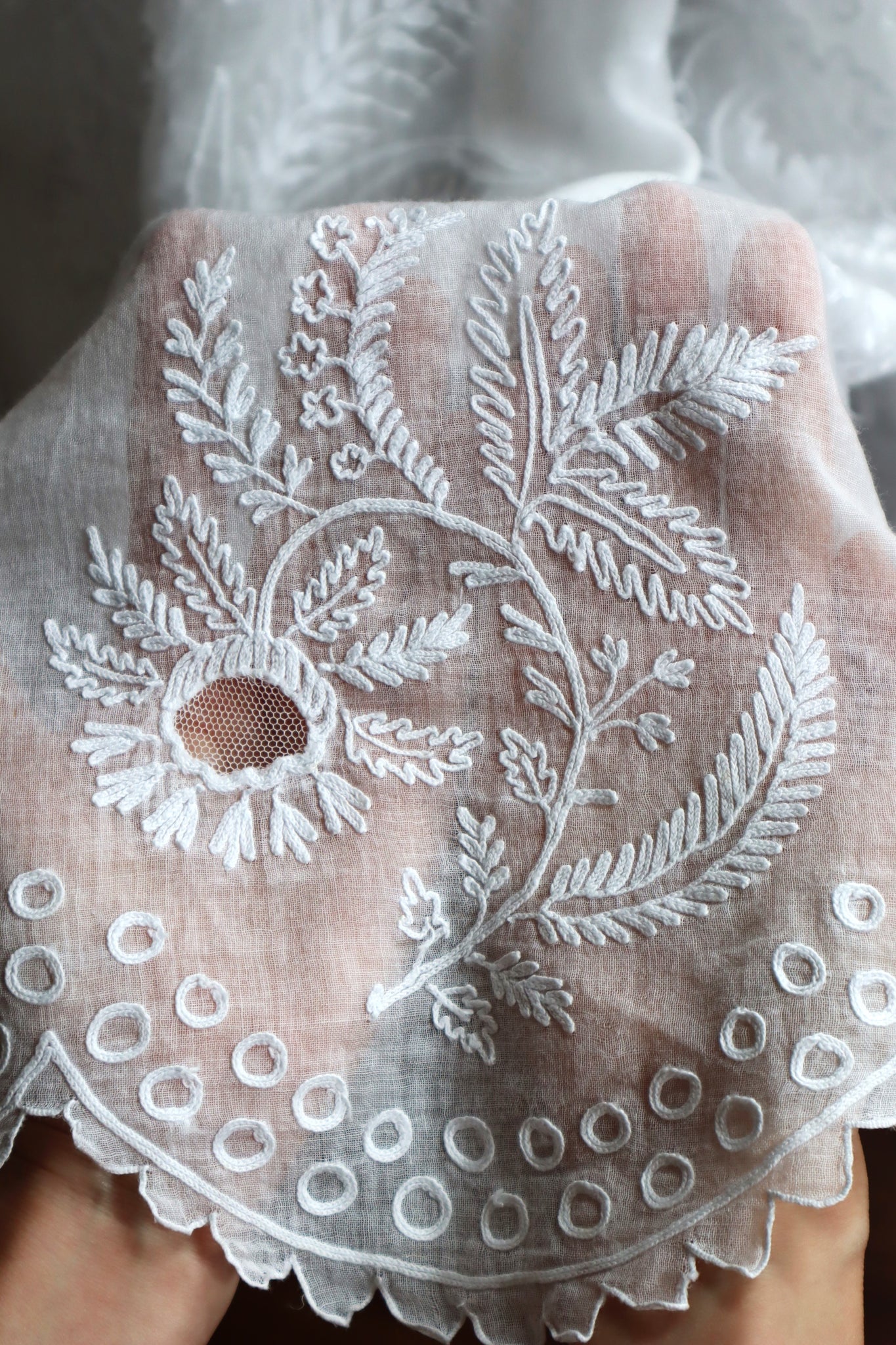1900s Grape Design Lace White Linen Church Dress