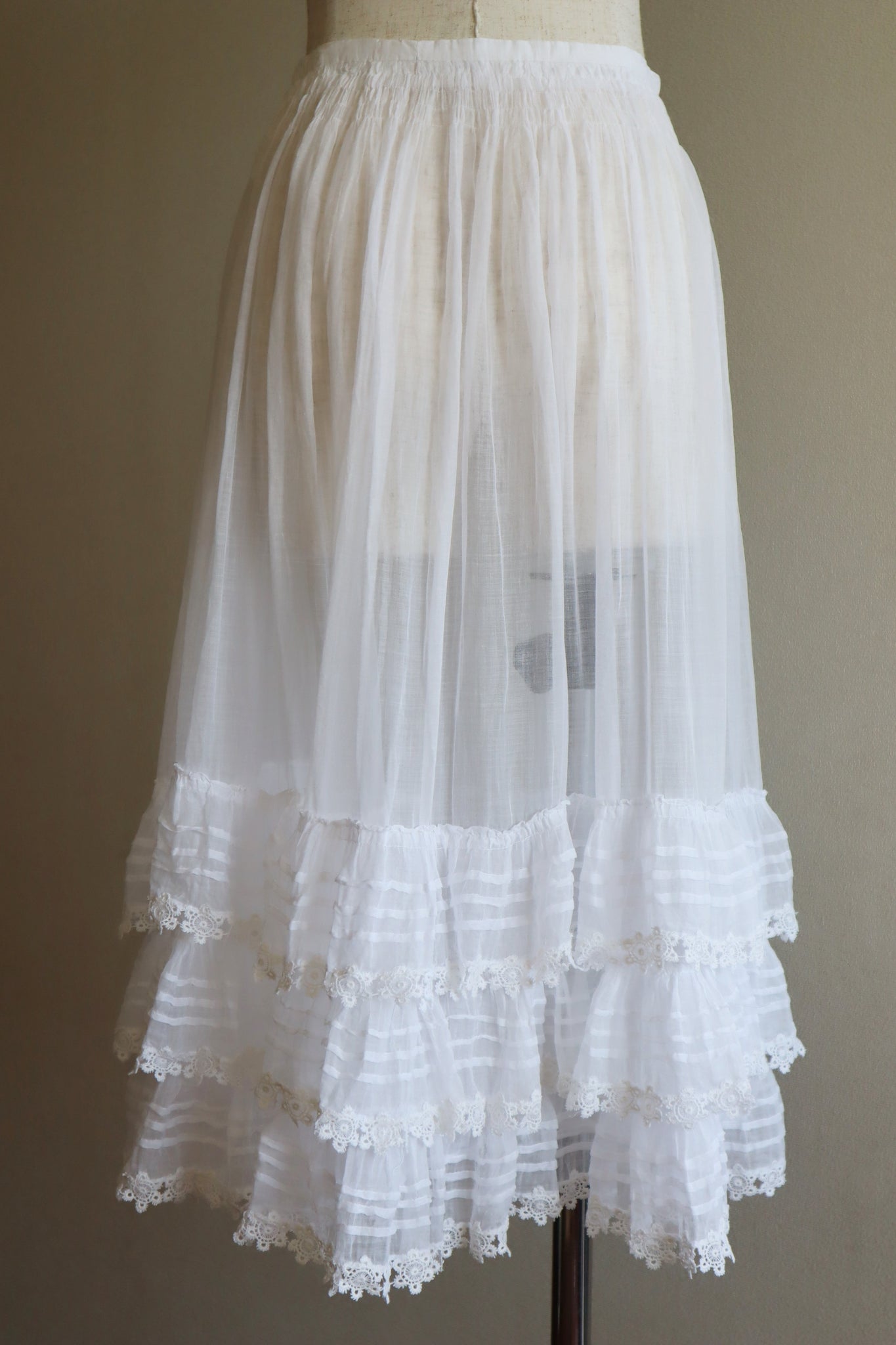 1910s Muslin Cotton Lace Trimmed Skirt