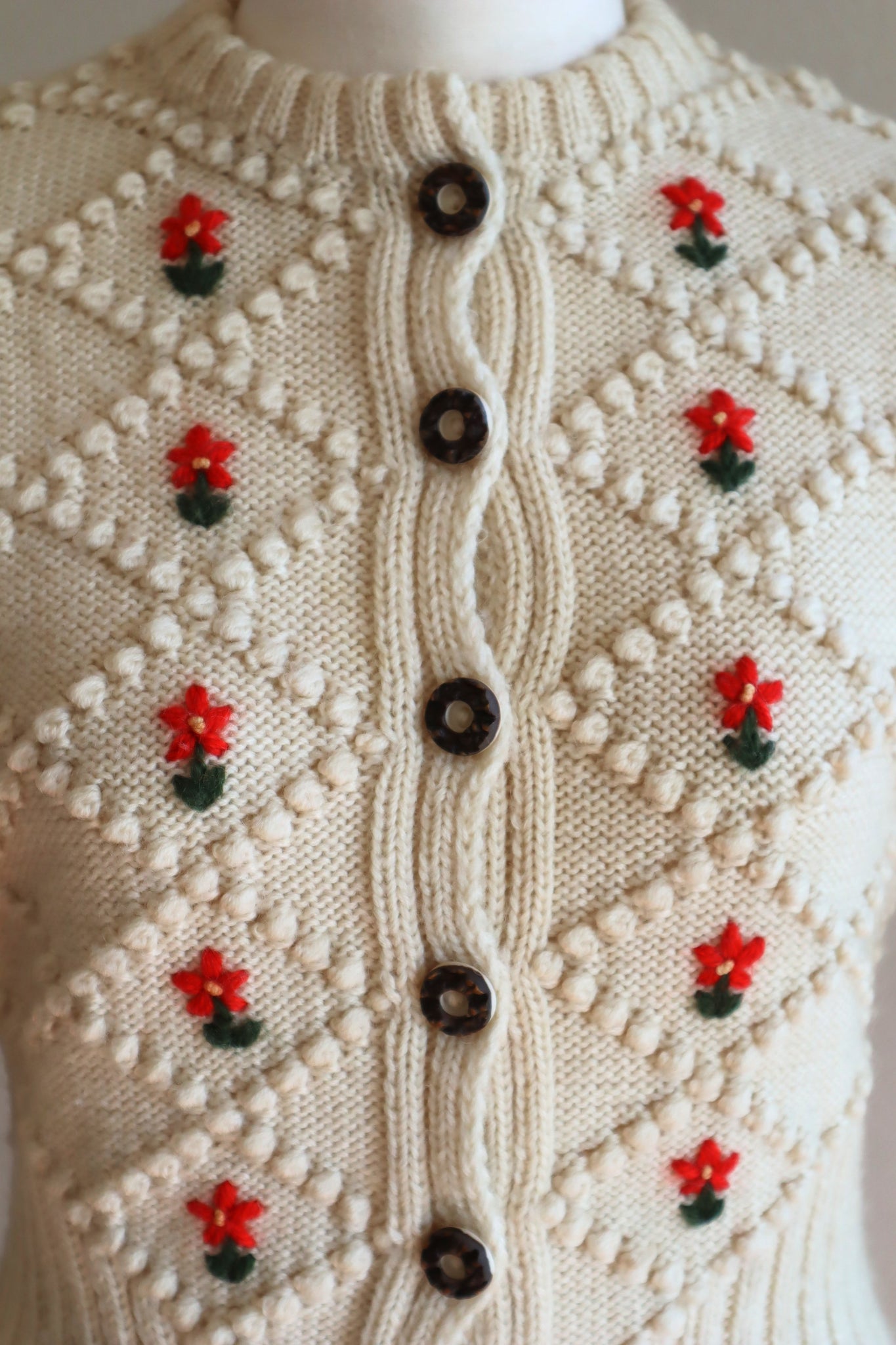 80s Off White Red Flower Embroidery Austrian Cardigan