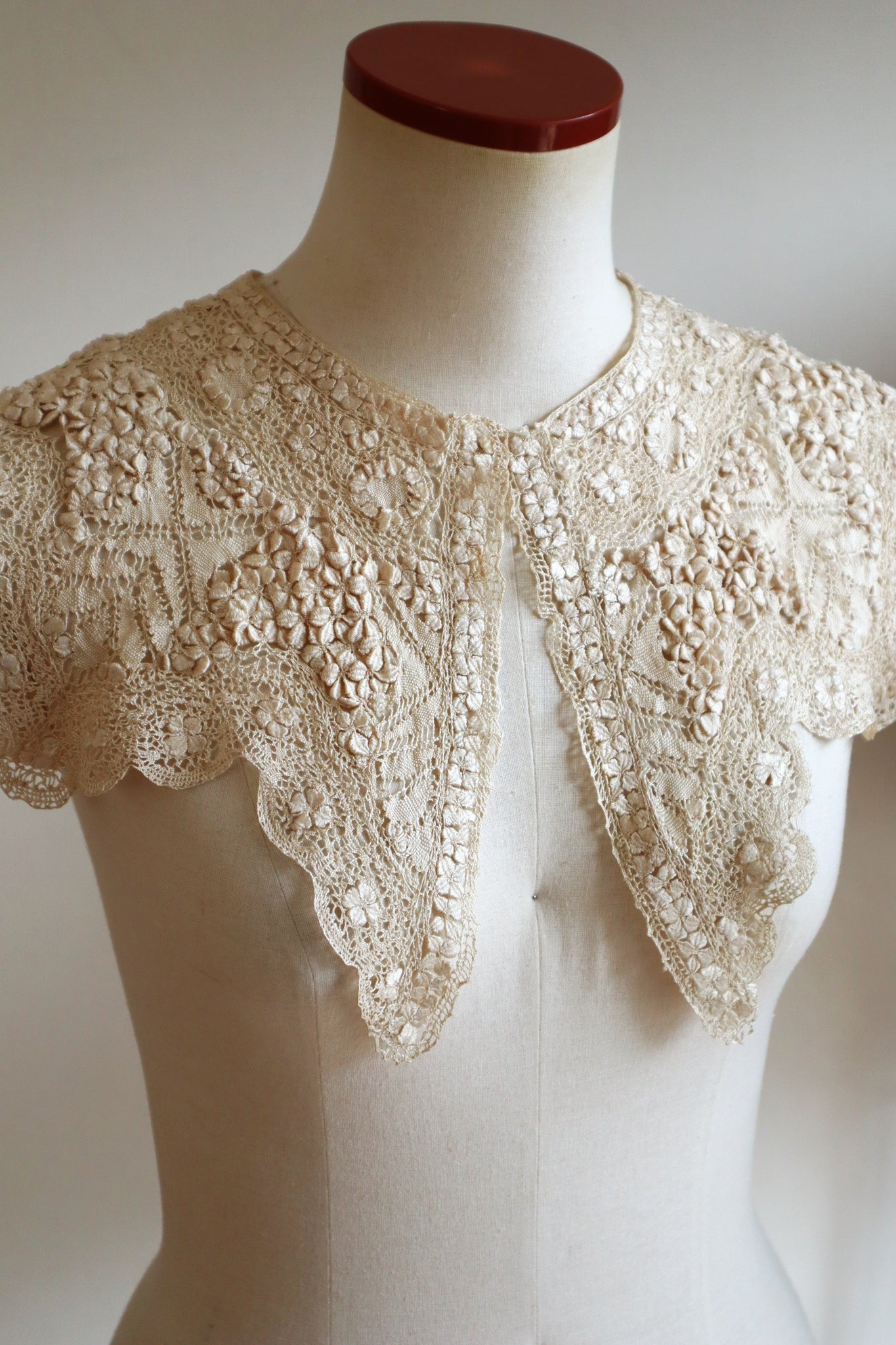 19th Century Silk Maltese Lace Collar