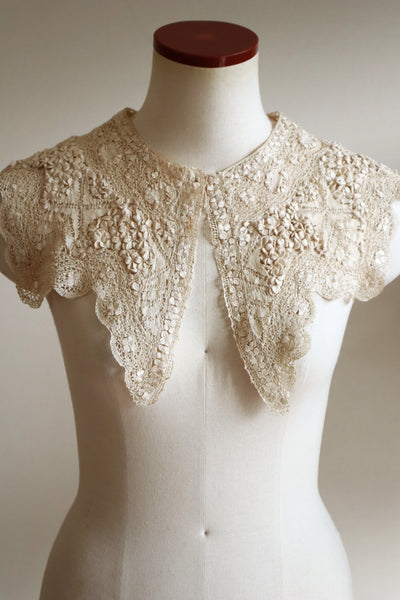 19th Century Silk Maltese Lace Collar