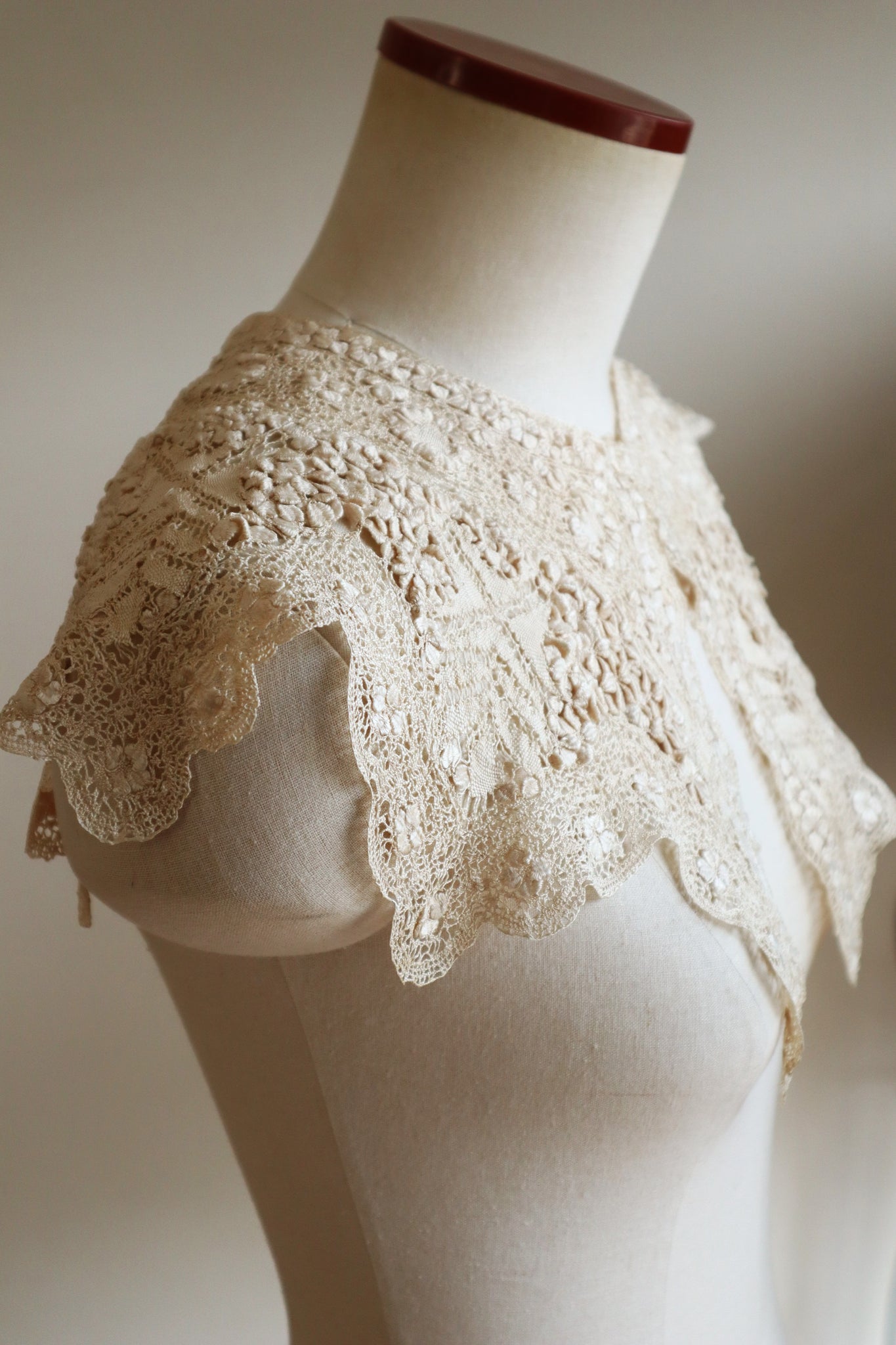19th Century Silk Maltese Lace Collar