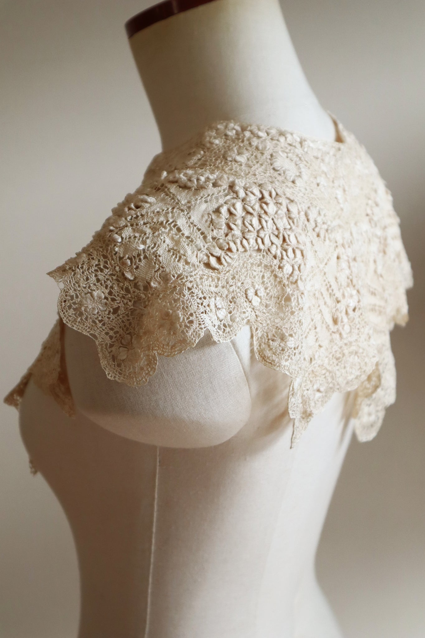 19th Century Silk Maltese Lace Collar