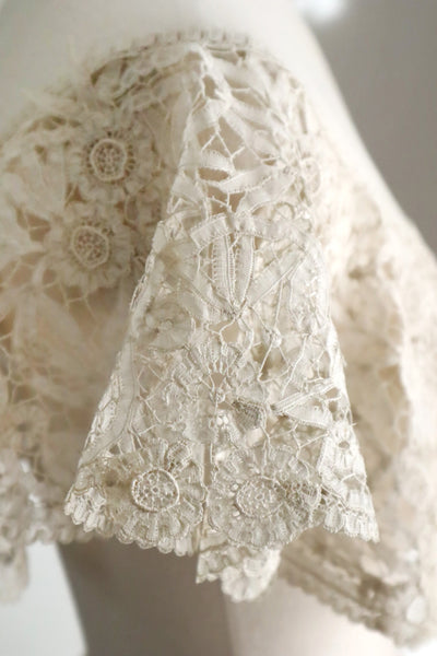 1900s French Brussels-Style Assembled Lace Capelet