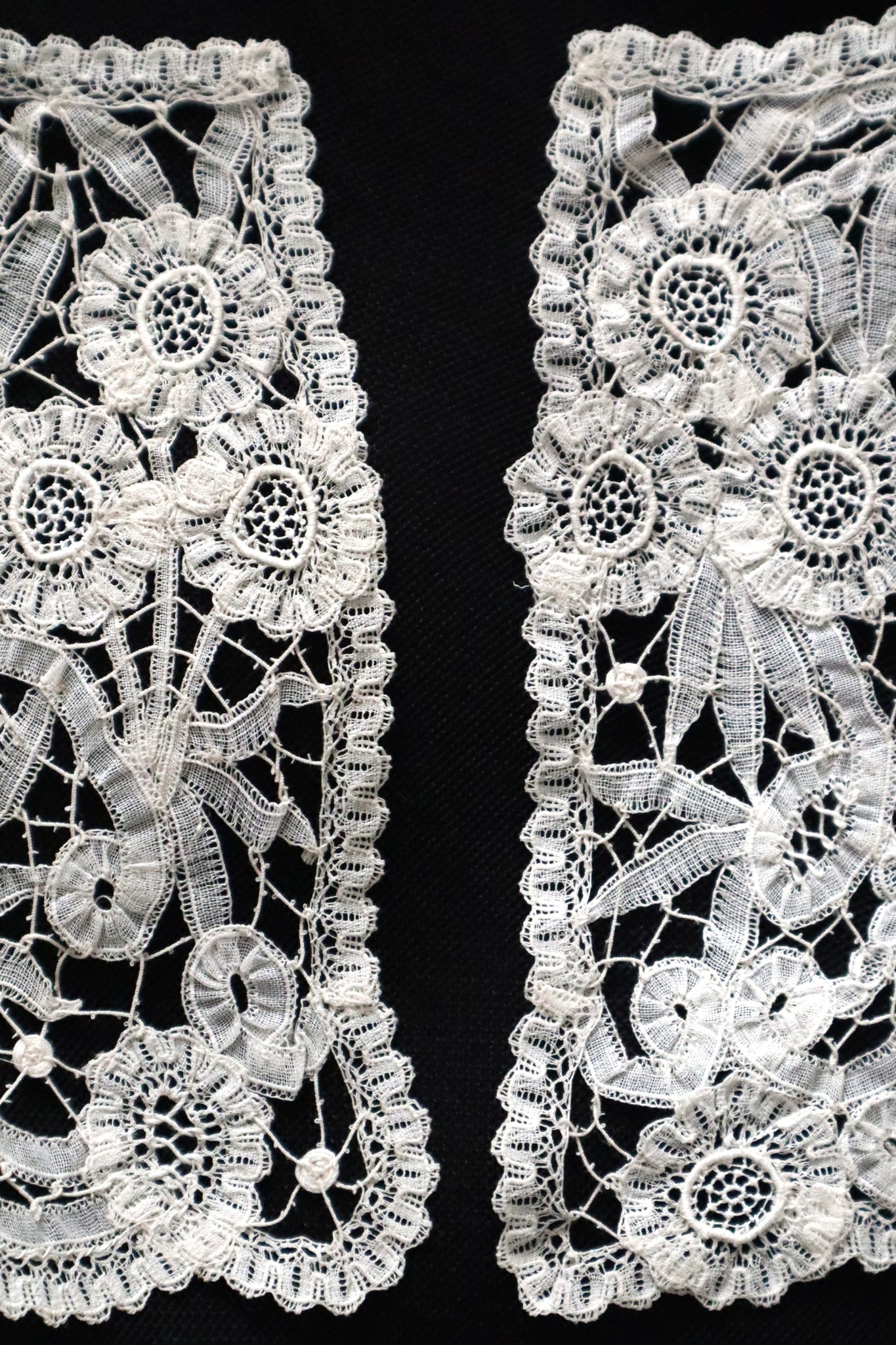 1900s French Brussels-Style Assembled Lace Capelet