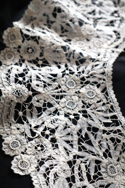 1900s French Brussels-Style Assembled Lace Capelet