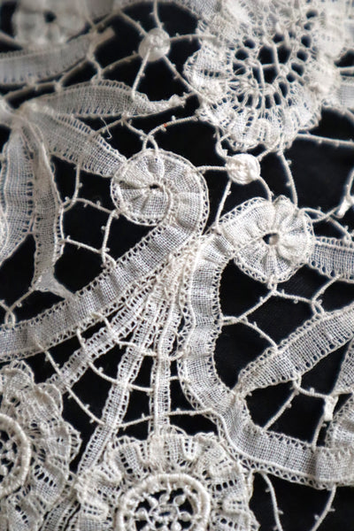 1900s French Brussels-Style Assembled Lace Capelet