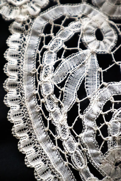 1900s French Brussels-Style Assembled Lace Capelet