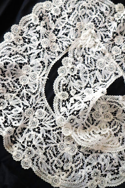 1900s French Brussels-Style Assembled Lace Capelet