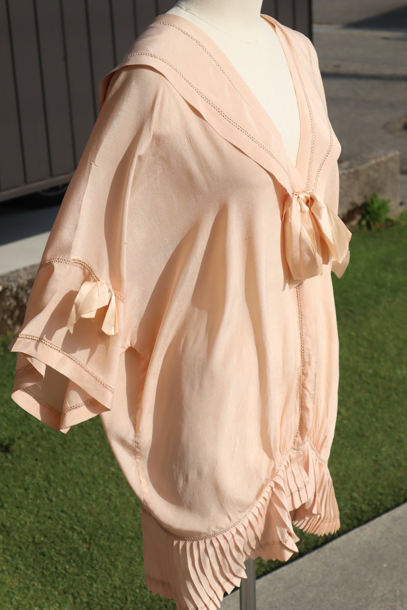 1900s Sailor Collar Pink Silk Bed Jacket