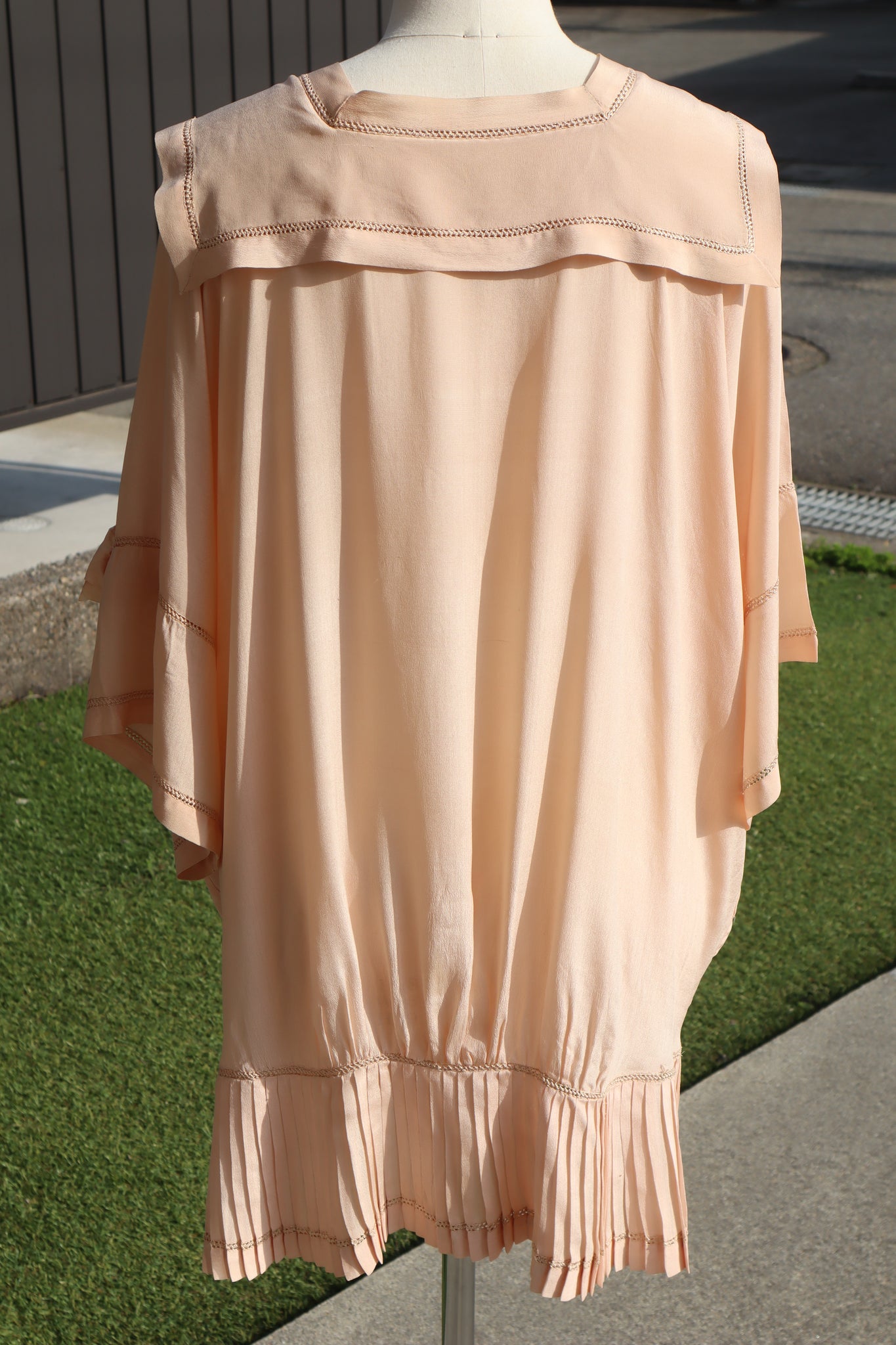 1900s Sailor Collar Pink Silk Bed Jacket