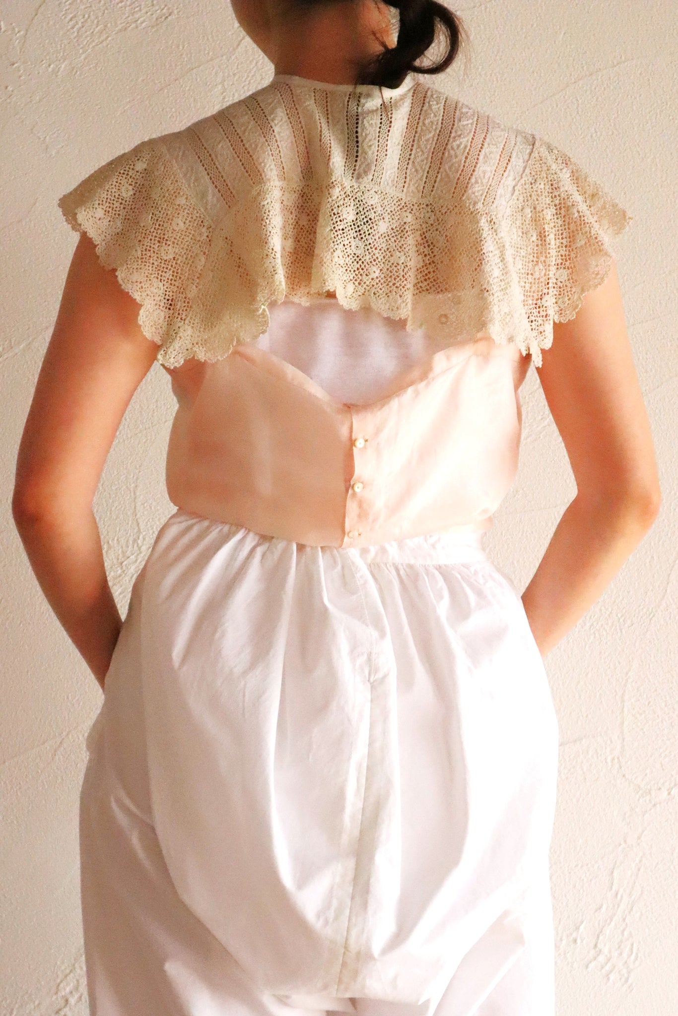 1900s French Handworked Crochet & Embroidered Lace Collar