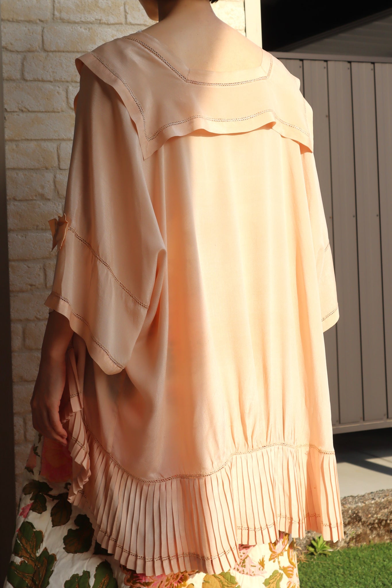 1900s Sailor Collar Pink Silk Bed Jacket