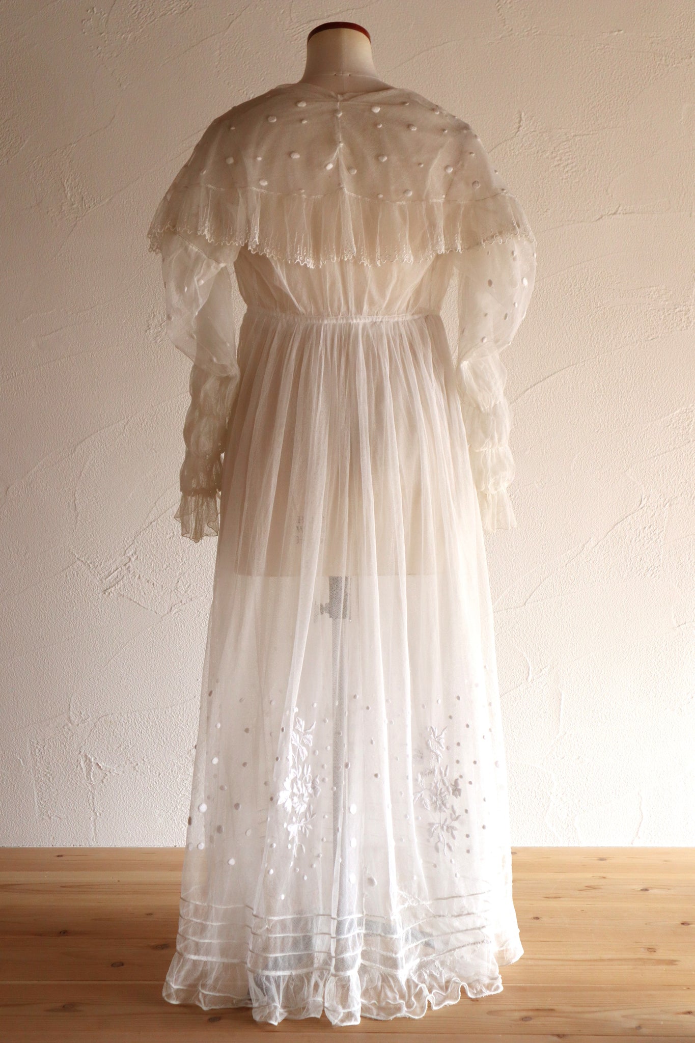 1890s–1900s Cotton Tulle Embroidered Cape Collar Dress – makky