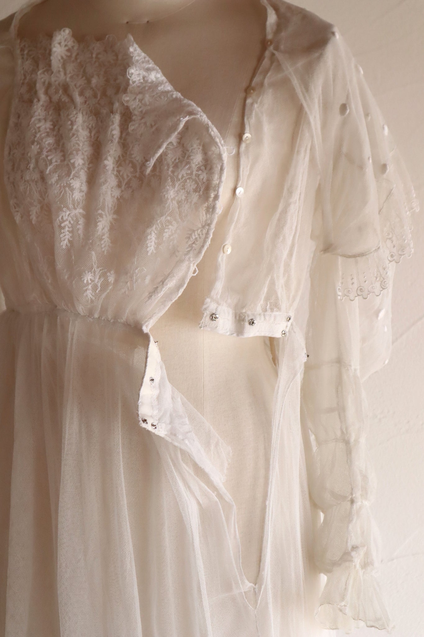 1890s–1900s Cotton Tulle Embroidered Cape Collar Dress