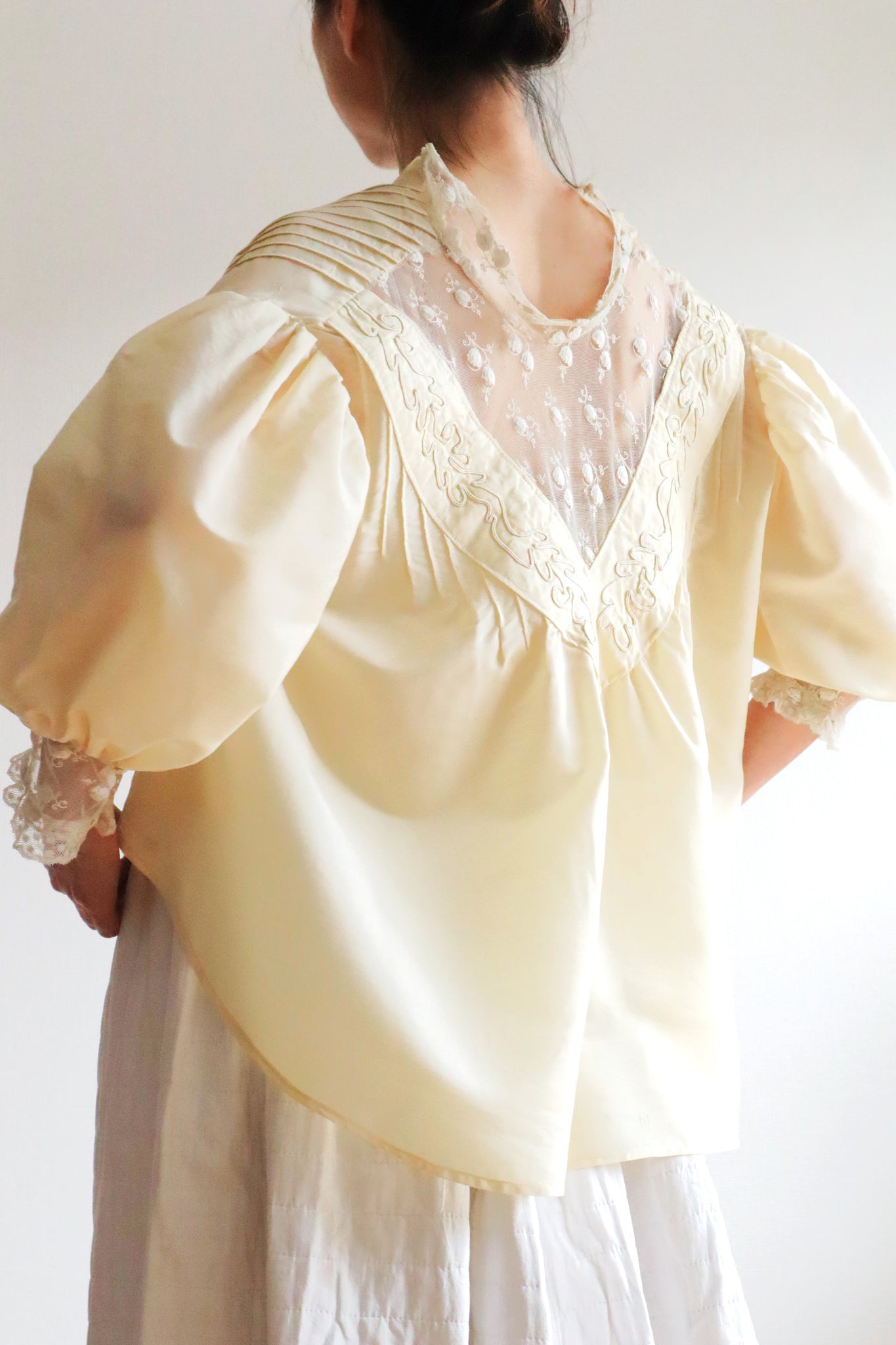 1900s Puff Sleeve Blouse