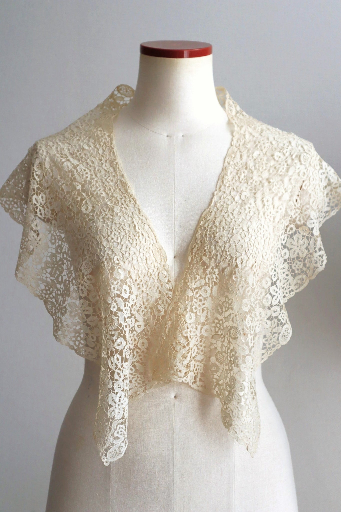 1850s–1860s Mid-Victorian Honiton Lace Bertha Collar