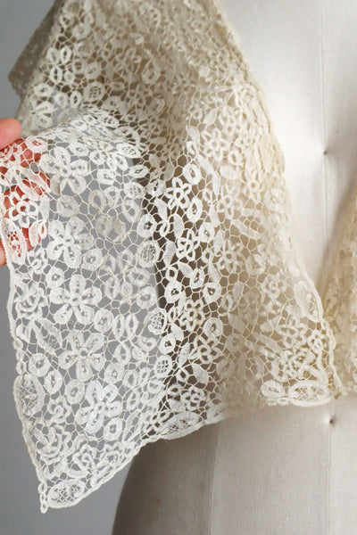 1850s–1860s Mid-Victorian Honiton Lace Bertha Collar