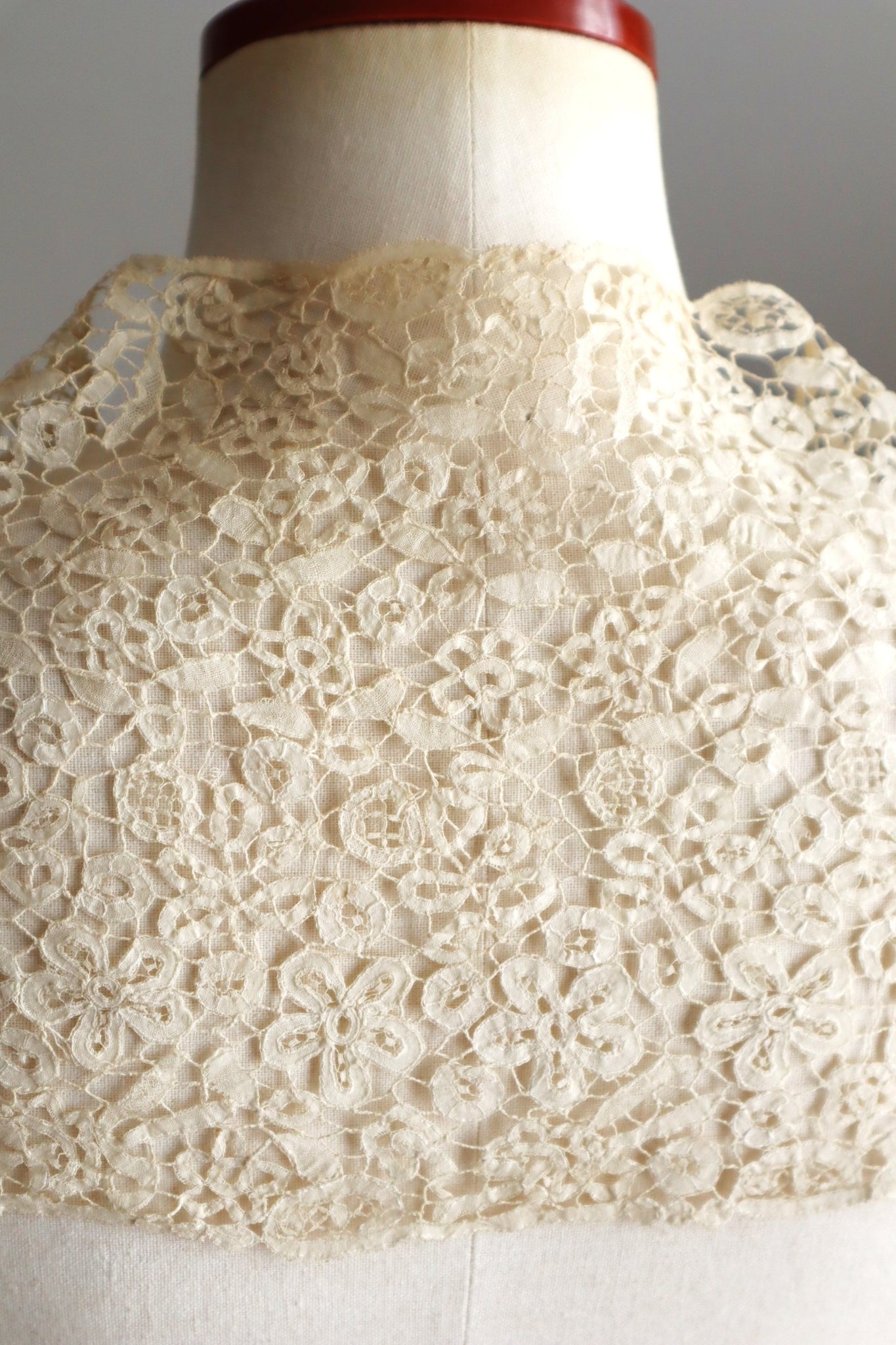 1850s–1860s Mid-Victorian Honiton Lace Bertha Collar