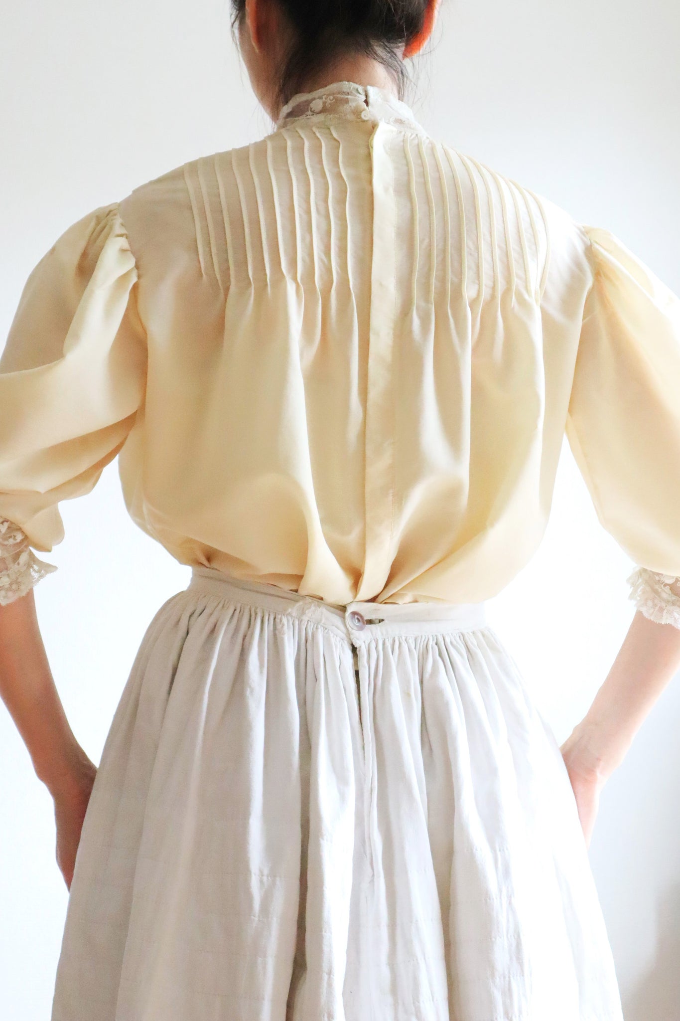 1900s Puff Sleeve Blouse