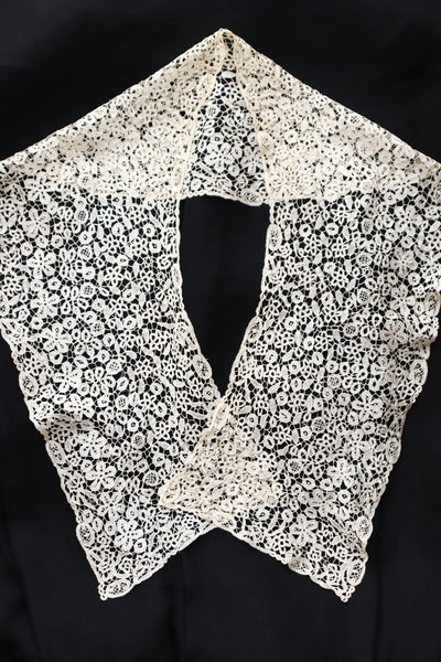1850s–1860s Mid-Victorian Honiton Lace Bertha Collar