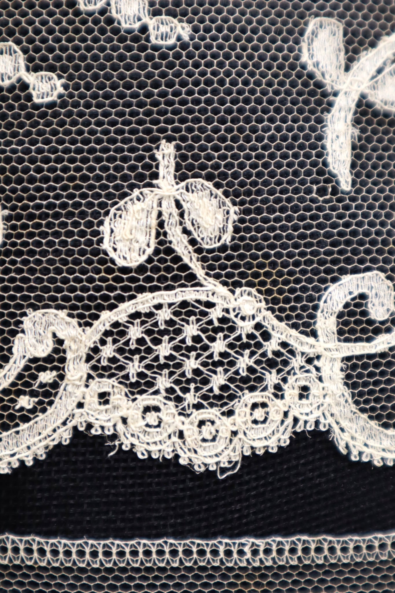 1910s–1920s French Bobbinet Tulle Lace Trim (370cm)