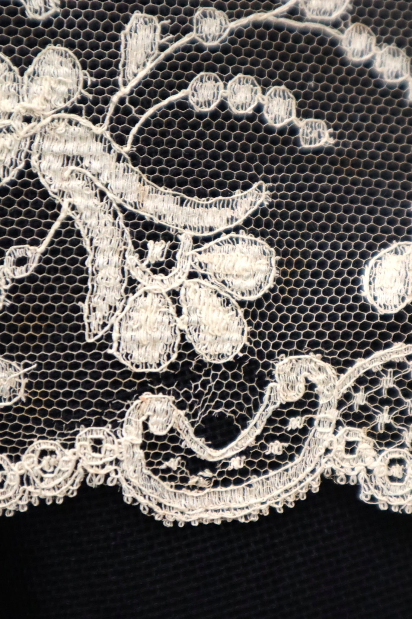 1910s–1920s French Bobbinet Tulle Lace Trim (370cm)