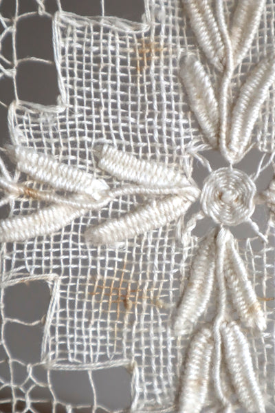 1880s French Hand-Knotted Filet Lace Cloth