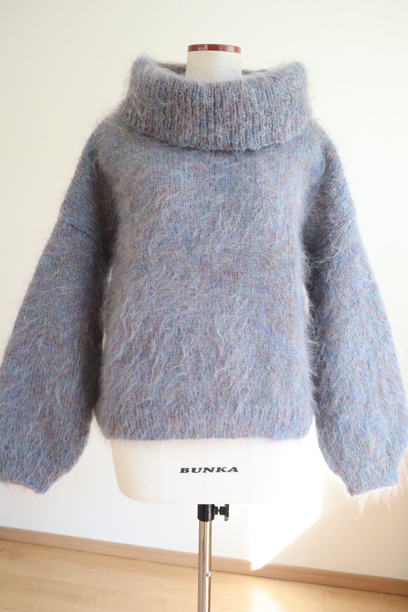 80s Beautiful Blue Mohair Sweater