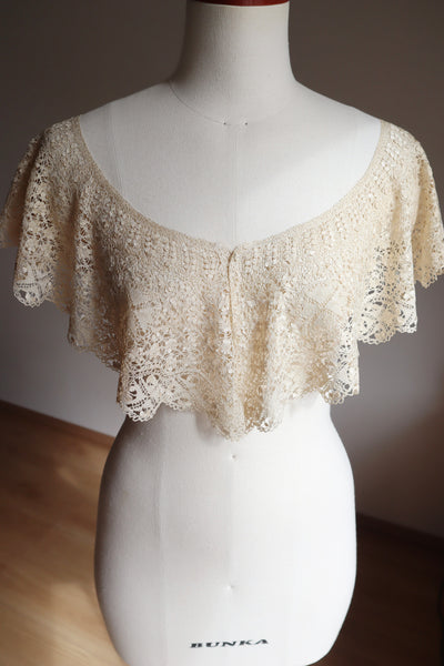 1900s Ecru Silk Maltese Lace Shawl Collar