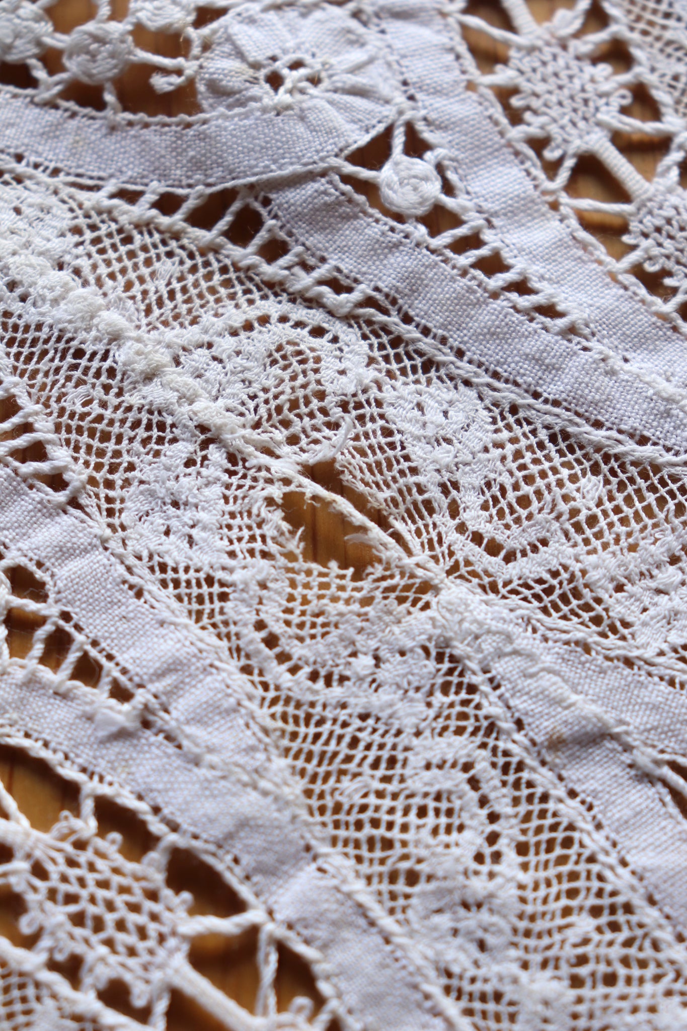 1930s Round Lace Tablecloth
