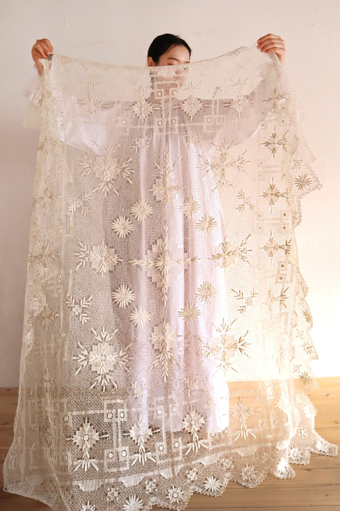 1880s French Hand-Knotted Filet Lace Cloth