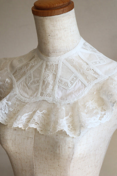 1910s French Fluffy Lace Trim Collar