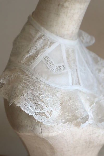 1910s French Fluffy Lace Trim Collar