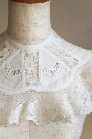 1910s French Fluffy Lace Trim Collar