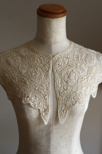 1900s Cream Silk Maltese Lace Collar