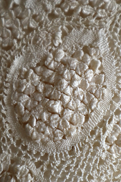 1900s Cream Silk Maltese Lace Collar