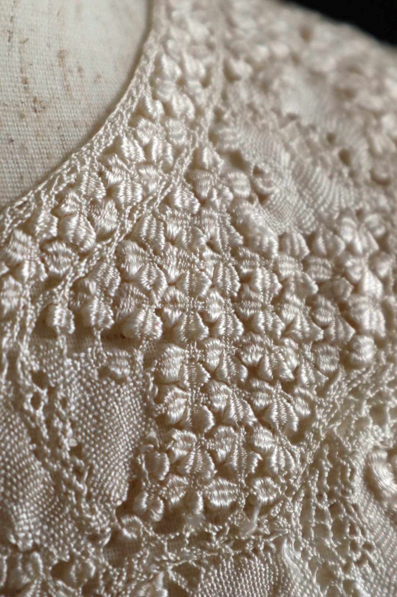 1900s Cream Silk Maltese Lace Collar