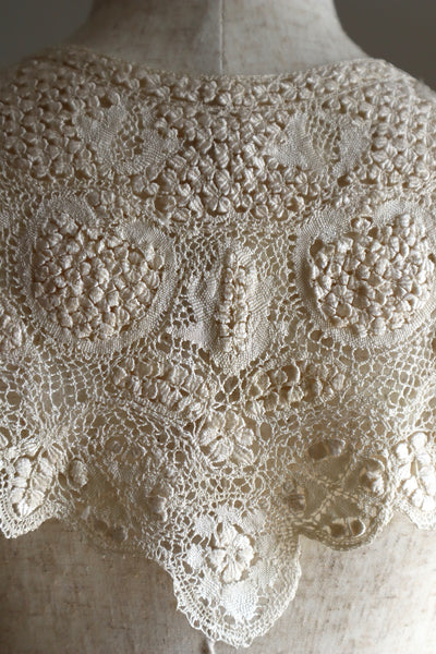 1900s Cream Silk Maltese Lace Collar