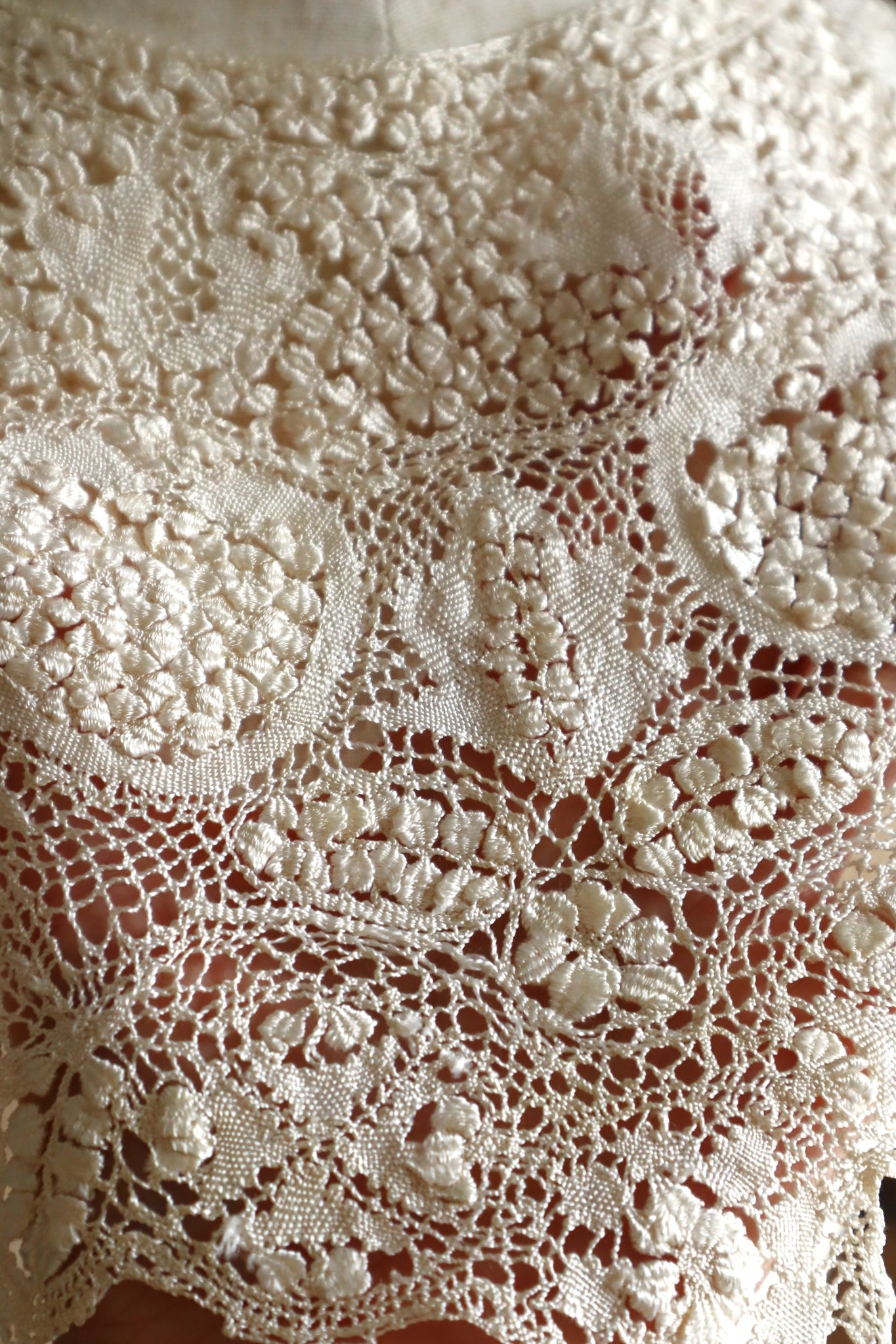 1900s Cream Silk Maltese Lace Collar