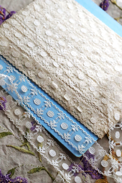 1910s French Cotton Bobbinet Lace Trim with Medalion Motifs