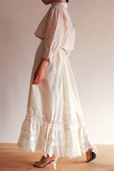 19th Floral Calico Blouse