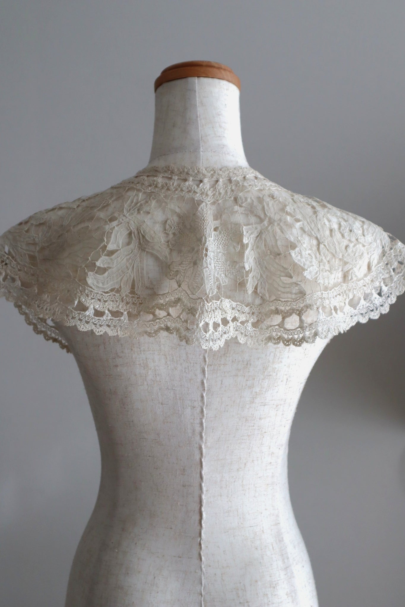 Early 1900s French Edwardian Handmade Needle Lace Collar