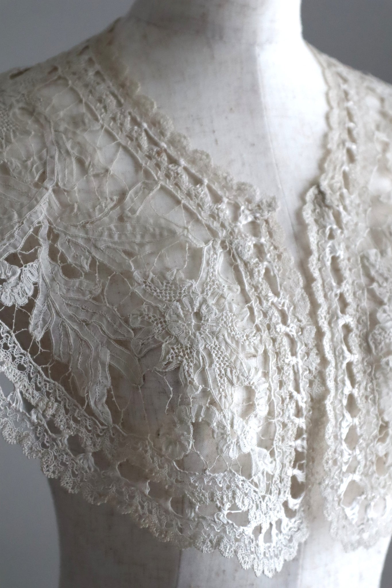 Early 1900s French Edwardian Handmade Needle Lace Collar