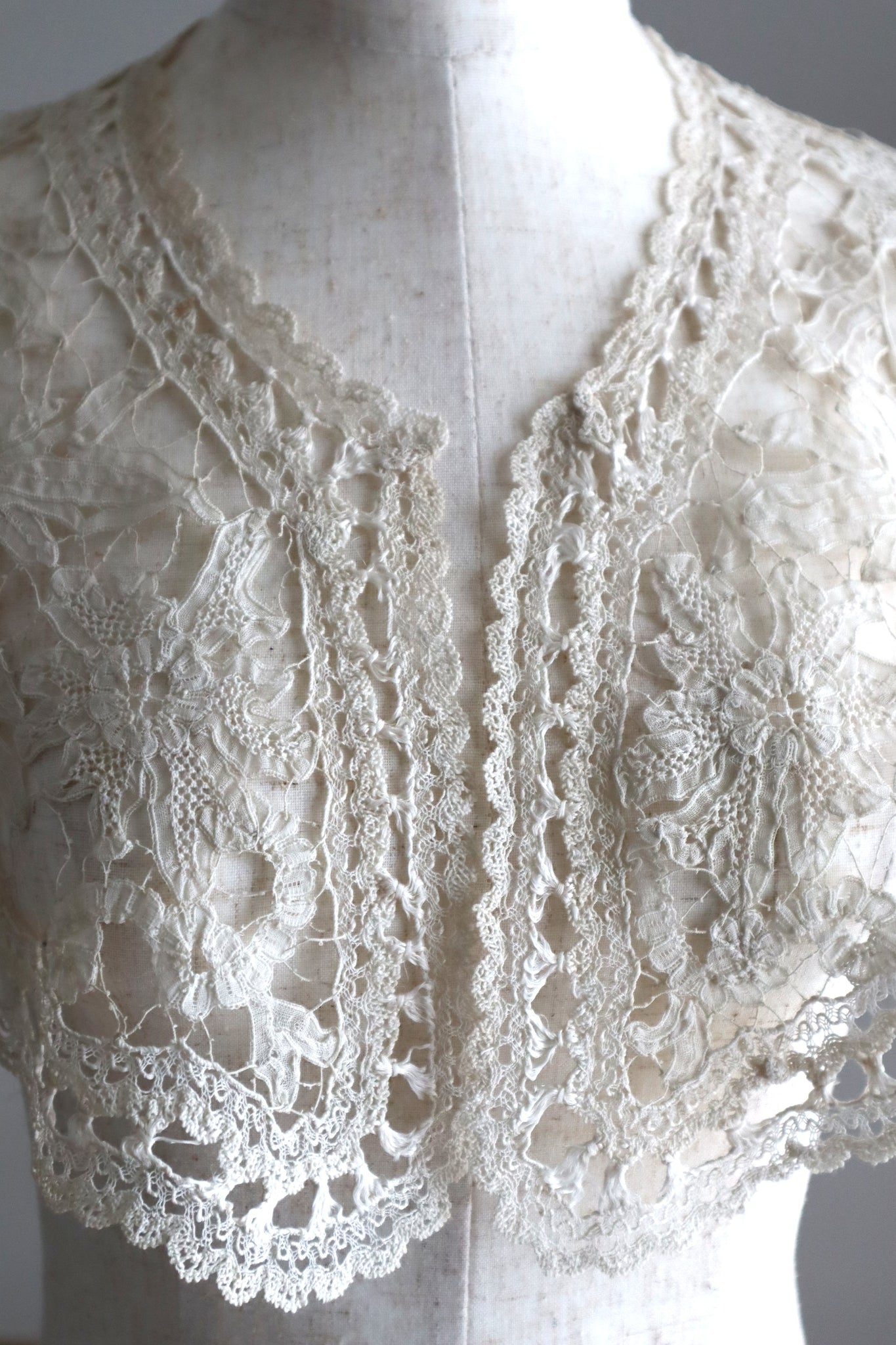 Early 1900s French Edwardian Handmade Needle Lace Collar