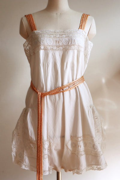 1900s Edwardian Step In