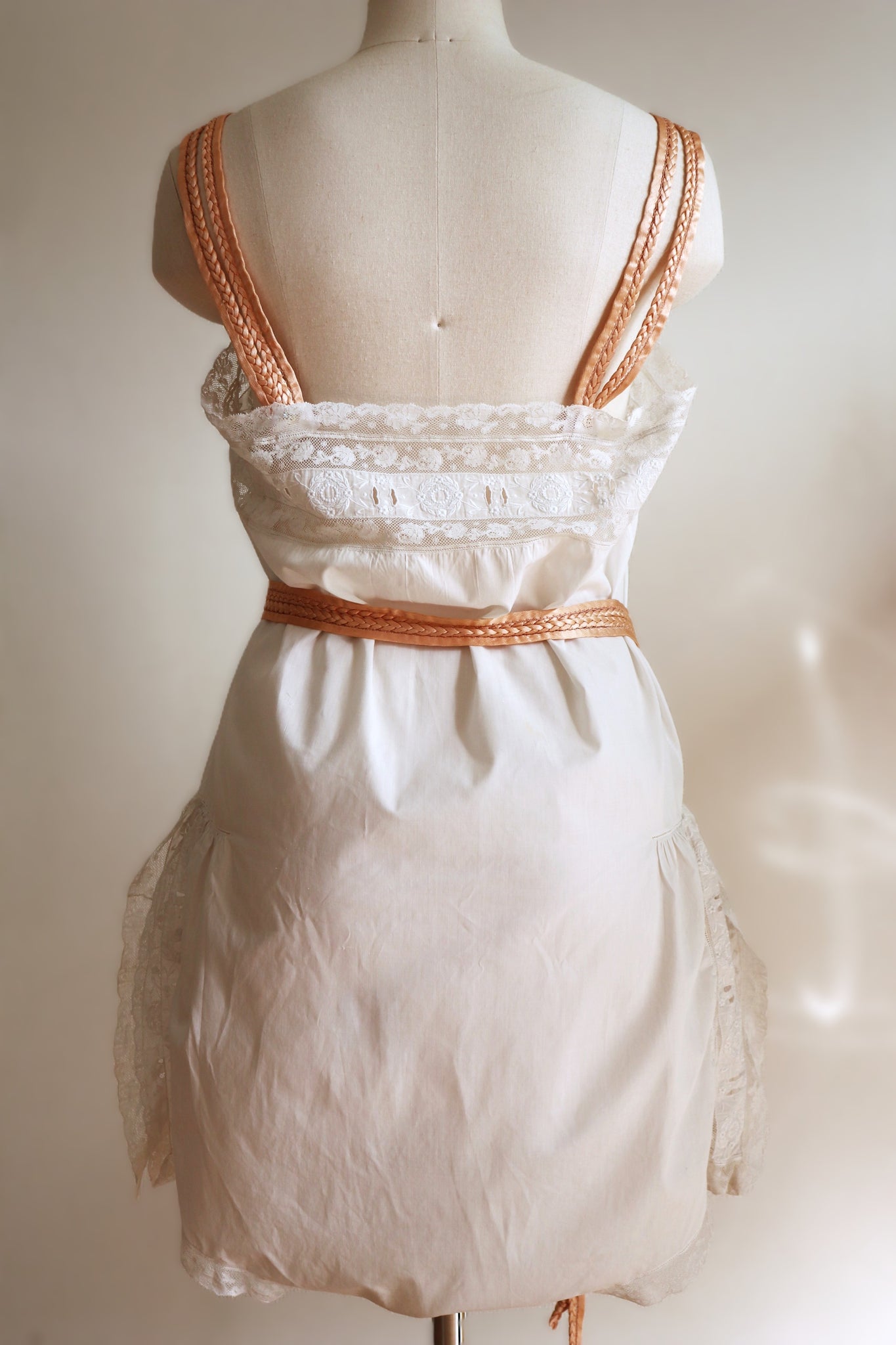 1900s Edwardian Step In