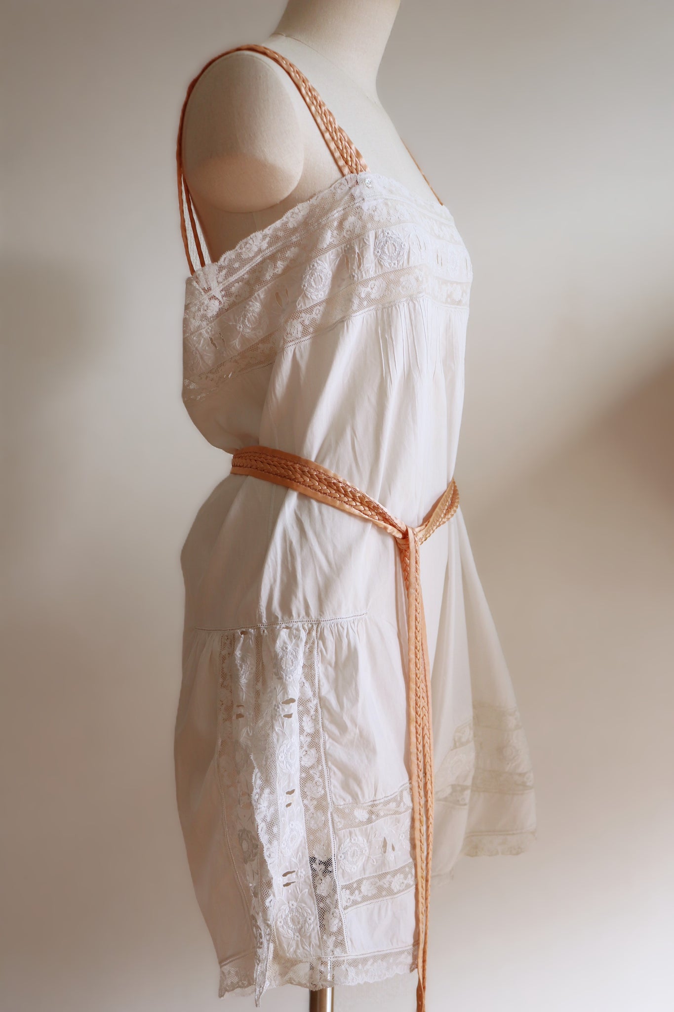 1900s Edwardian Step In